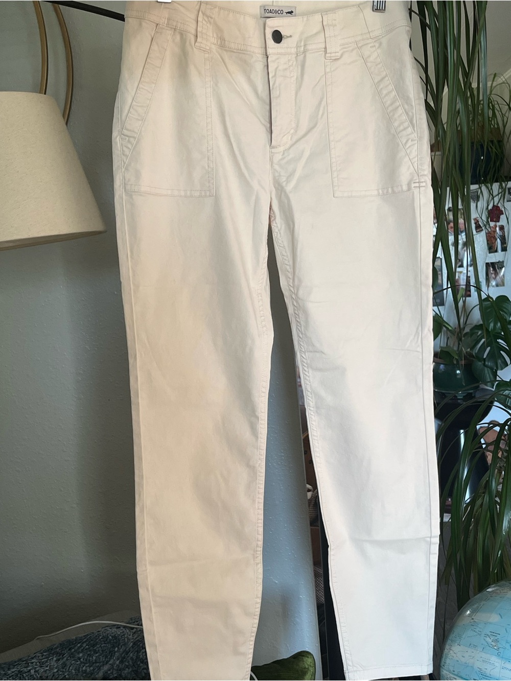Toad&Co Women’s tapered Cream Chinos size 6